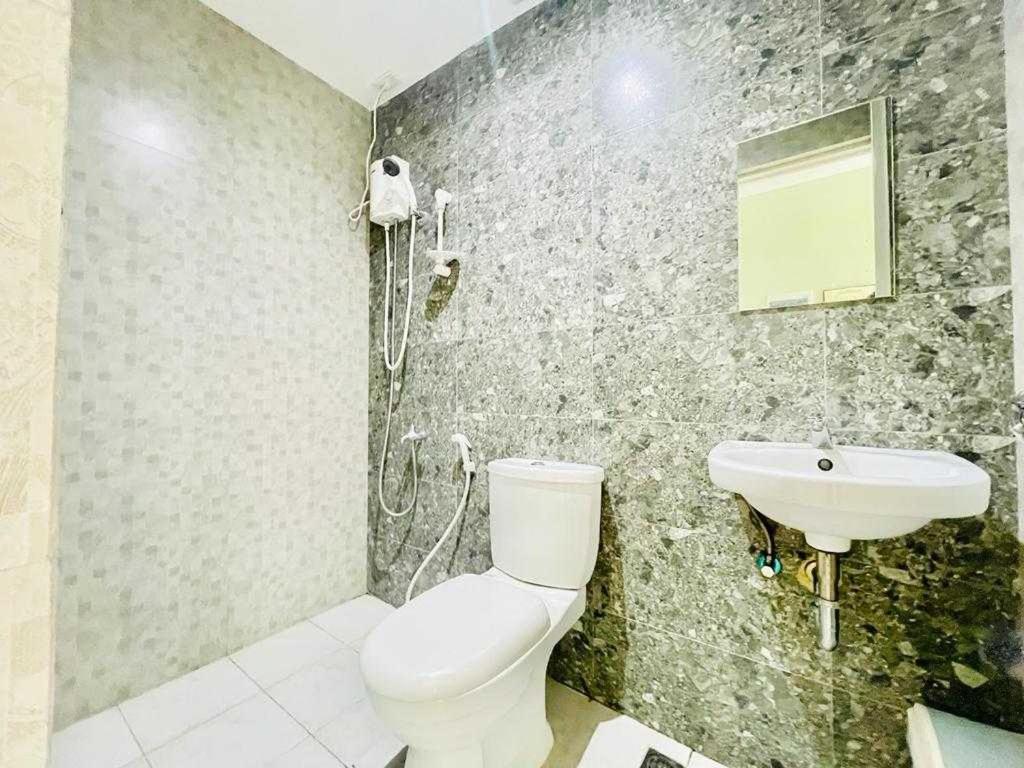 Oyo 1008 Armond Bed And Breakfast มักตัน ภายนอก รูปภาพ